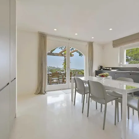 Villa Sleeps 8 Pool Air Con Wifi Civitanova Alta