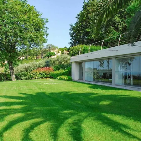 Villa Sleeps 8 Pool Air Con Wifi *
